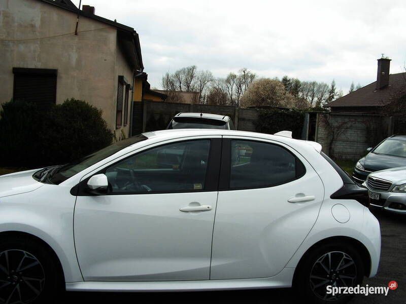 Używany Toyota Yaris 125 KM (91 kW) 2022 Biały Hatchback