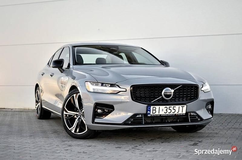 Używany Volvo S60 Core 2024 Szary Sedan/Limuzyna