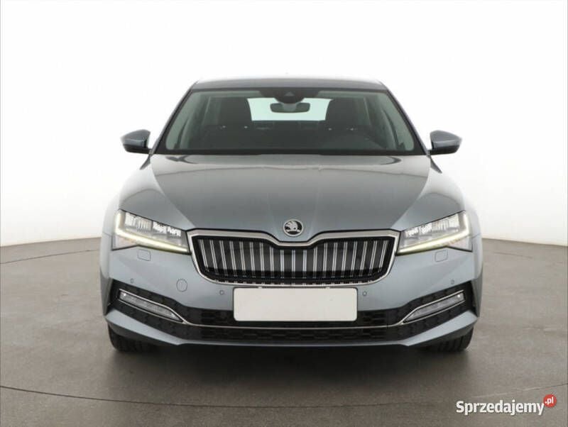 Szary Używany 2020 Skoda Superb Sedan/Limuzyna | 89 500 zł - Obraz 1/4