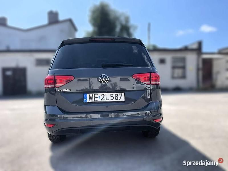 Używany VW Touran 150 KM (110 kW) 2020 Szary Minivan
