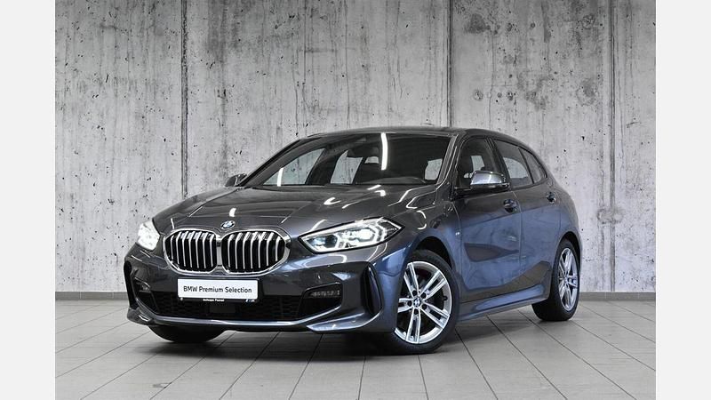 Szary mineralny metalizowany Używany 2021 BMW 120 Shadowline Hatchback | 112 800 zł - Obraz 1/3