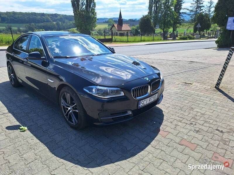 Czarny Używany 2016 BMW 520 Luxury Line Sedan/Limuzyna | 68 900 zł - Obraz 1/4