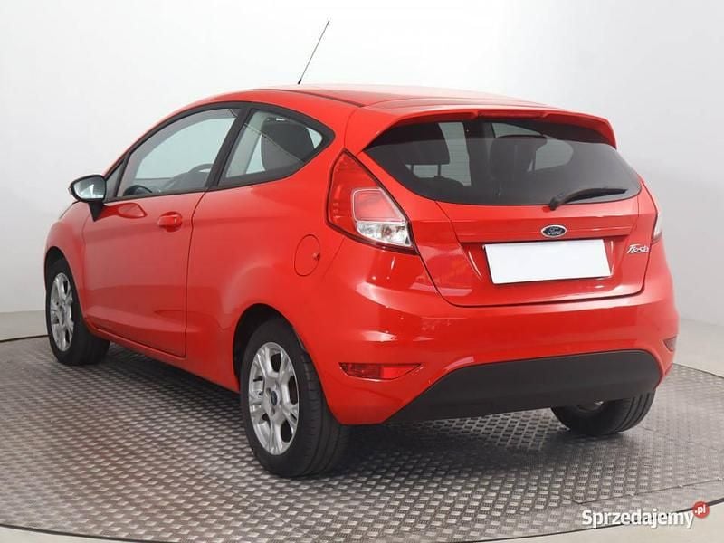 Używany Ford Fiesta 2014 Czerwony Hatchback