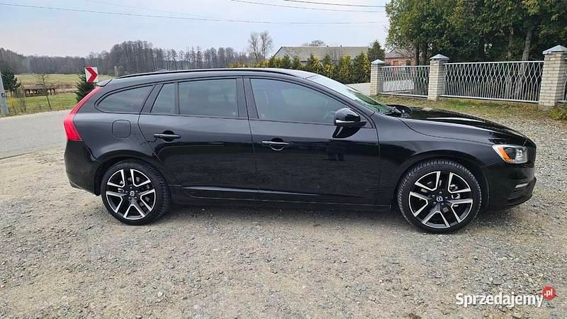 Używany 2018 Volvo V60 Kombi | 59 800 zł (Uczciwa cena) - Obraz 1/4