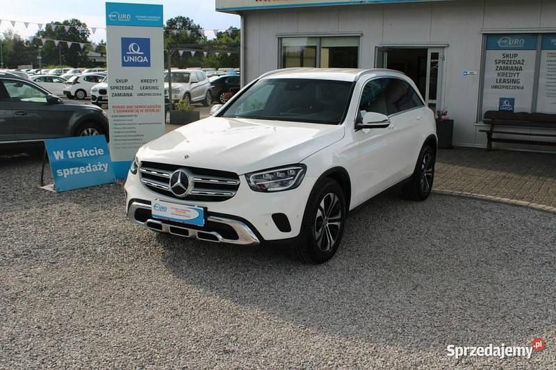 Biały Używany 2022 Mercedes GLC200 SUV | 152 899 zł - Obraz 1/4