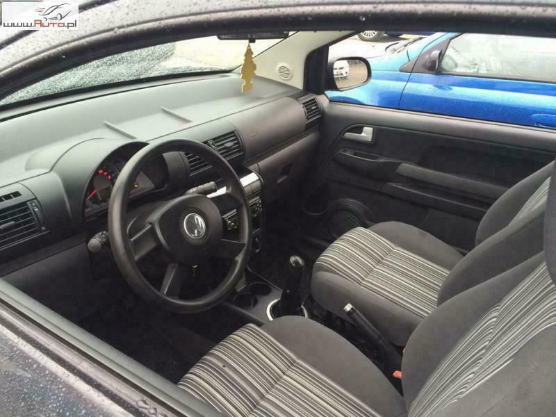 Używany VW Fox 55 KM (40 kW) 2005 Czarny (metalik) Hatchback