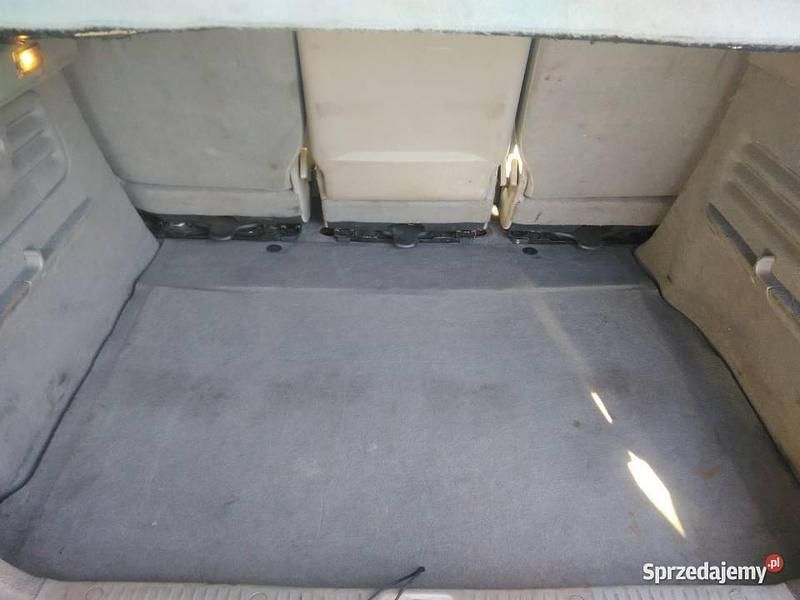 Czerwony Używany 2003 Renault Scénic II Minivan | 4653 zł (Uczciwa cena) - Obraz 1/4