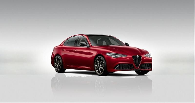 Lakier pastelowy czerwony alfa red Nowe 2025 Alfa Romeo Giulia Sedan/Limuzyna | 231 900 zł (Dość drogi) - Obraz 1/4