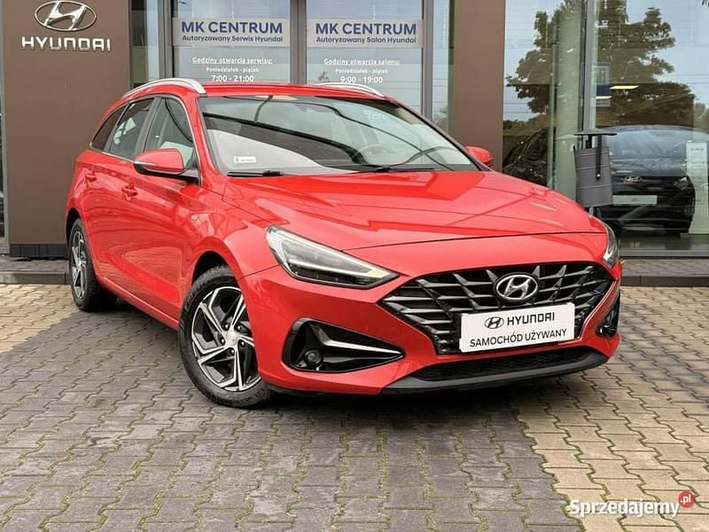 Czerwony Używany 2021 Hyundai i30 Comfort Kombi | 69 900 zł (Uczciwa cena) - Obraz 1/4