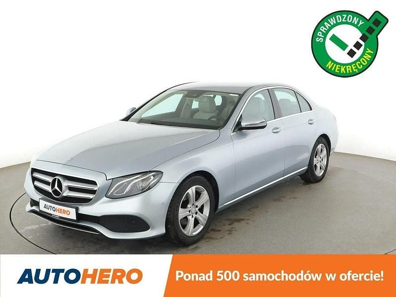Szary Używany 2016 Mercedes E220 Sedan/Limuzyna | 94 900 zł (Dość drogi) - Obraz 1/3