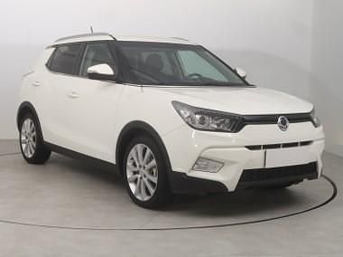 Biały Używany 2017 Ssangyong / KGM Tivoli SUV | 38 999 zł (Uczciwa cena) - Obraz 1/4