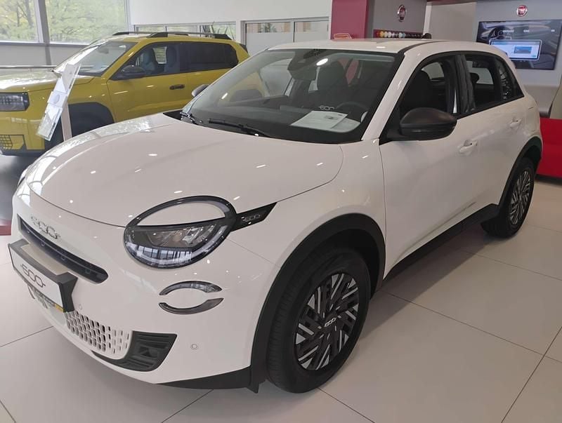 Lakier pastelowy biały gelato Nowe 2025 Fiat 600 Pop SUV | 88 190 zł (Dobra cena) - Obraz 1/4