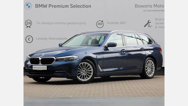 Niebieski phytonic metalizowany Używany 2021 BMW 530e Kombi | 124 900 zł (Dobra cena) - Obraz 1/3