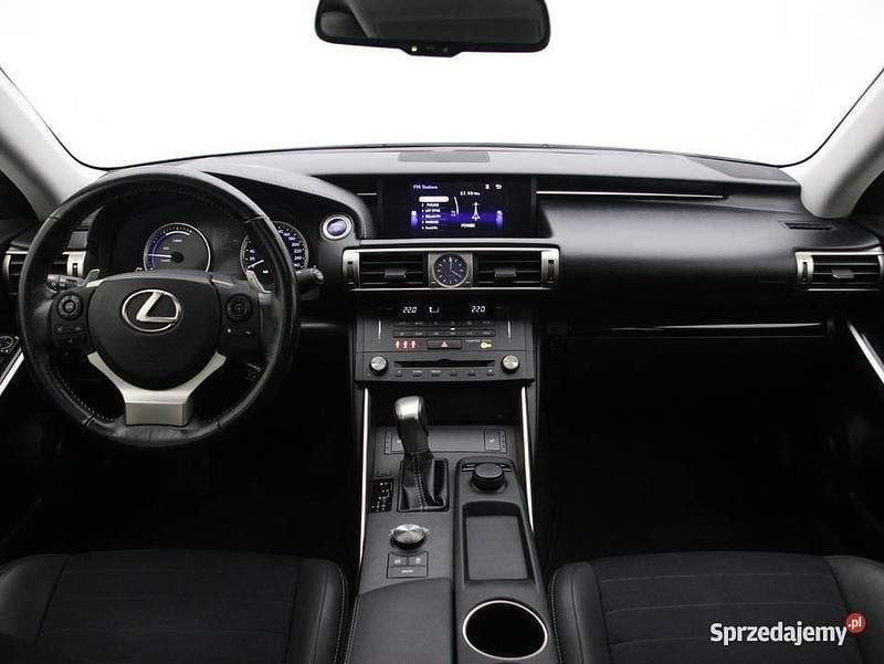 Srebrny Używany 2015 Lexus IS300h Sedan/Limuzyna | 74 999 zł - Obraz 1/4
