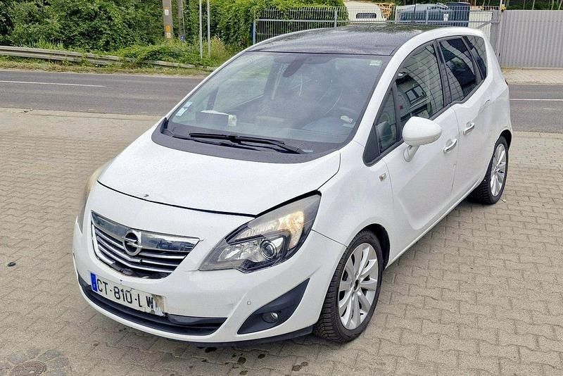 Biały Używany 2013 Opel Meriva Minivan | 9200 zł - Obraz 1/4