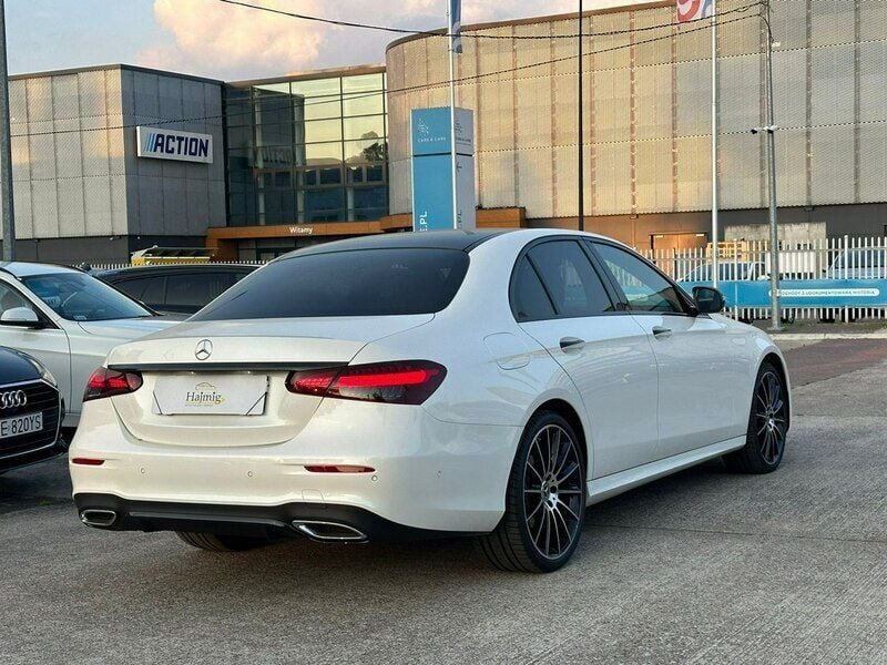 Używany Mercedes E220 180 KM (132 kW) 2022 Biały (metalik) Sedan/Limuzyna