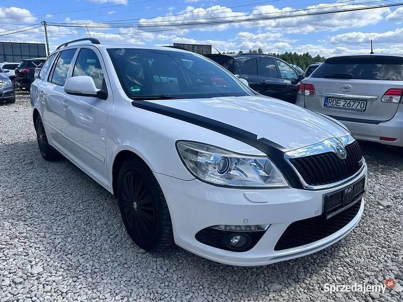 Używany Skoda Octavia RS 140 KM (102 kW) 2010 Biały Kombi