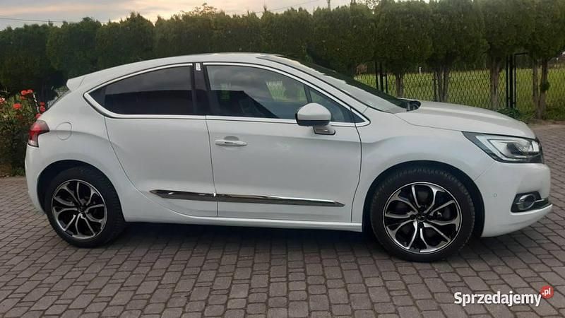 Używany DS Automobiles DS4 Sport Chic 210 KM (154 kW) 2015 Biały Hatchback