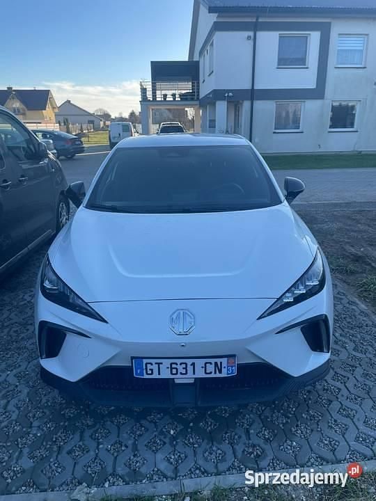 Biały Używany 2023 MG MG4 EV Luxury Hatchback | 76 000 zł - Obraz 1/4