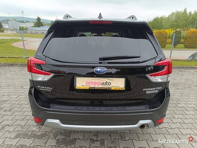 Używany Subaru Forester 150 KM (110 kW) 2021 Czarny SUV