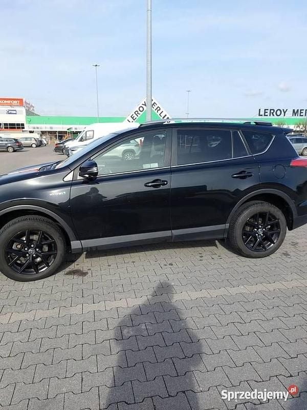 Czarny Używany 2017 Toyota RAV4 Hybrid SUV | 86 000 zł (Uczciwa cena) - Obraz 1/4