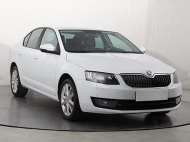 Biały Używany 2015 Skoda Octavia Hatchback | 49 999 zł (Uczciwa cena) - Obraz 1/4