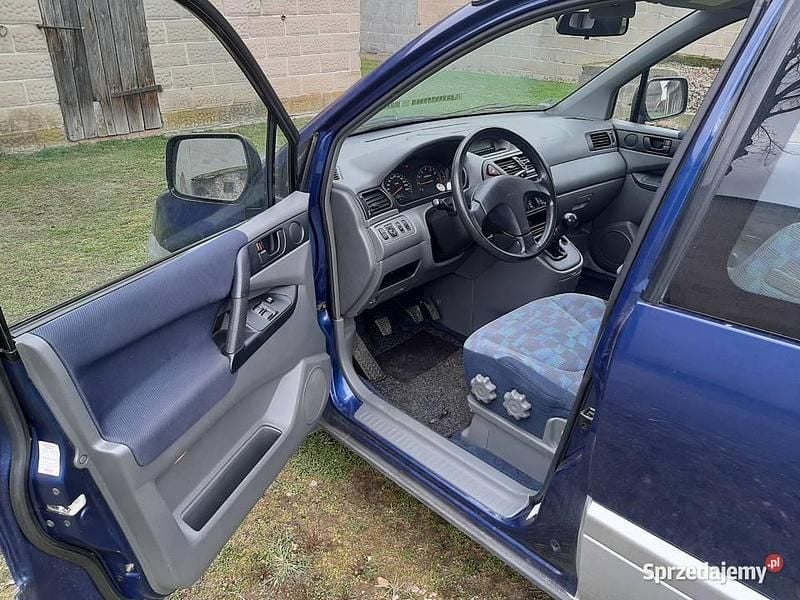 Używany Mitsubishi Space Runner 2000 Minivan