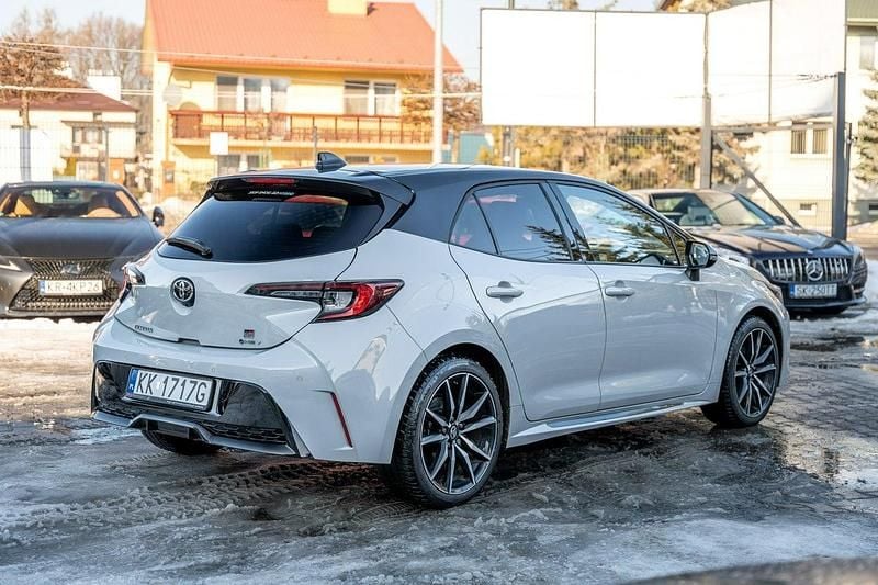 Używany Toyota Corolla Sport 140 KM (102 kW) 2024 Biały Hatchback