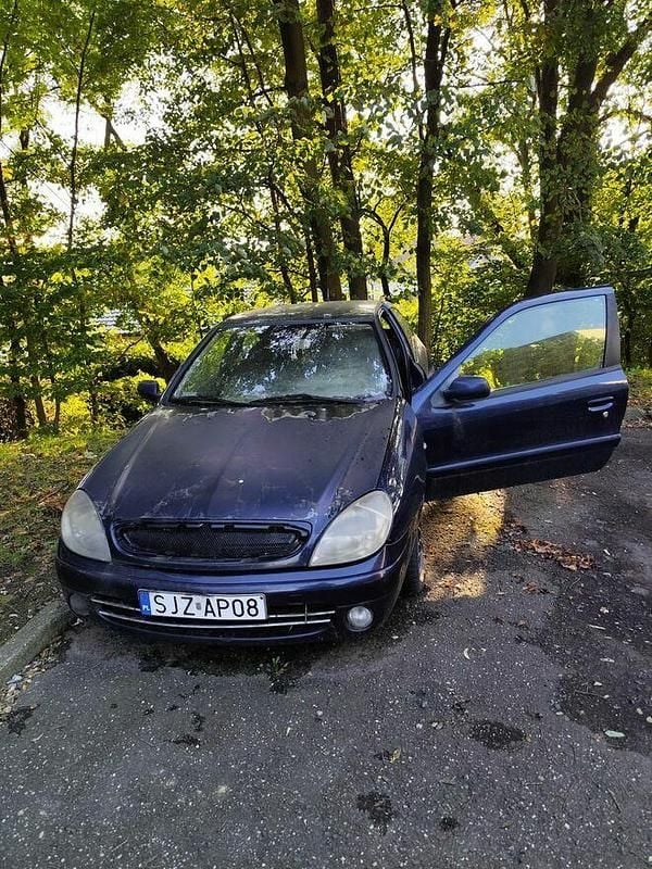Używany Citroën Xsara 90 KM (66 kW) 2003 Niebieski Hatchback
