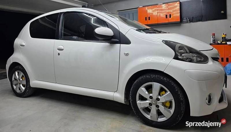 Używany 2017 Toyota Aygo Hatchback | 13 990 zł - Obraz 1/4