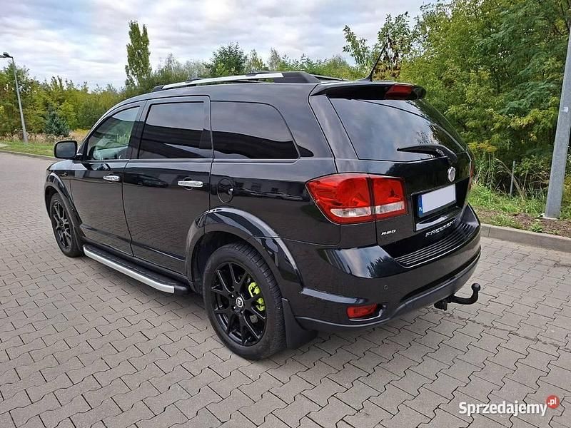 Czarny Używany 2012 Fiat Freemont Black Code SUV | 40 900 zł - Obraz 1/4