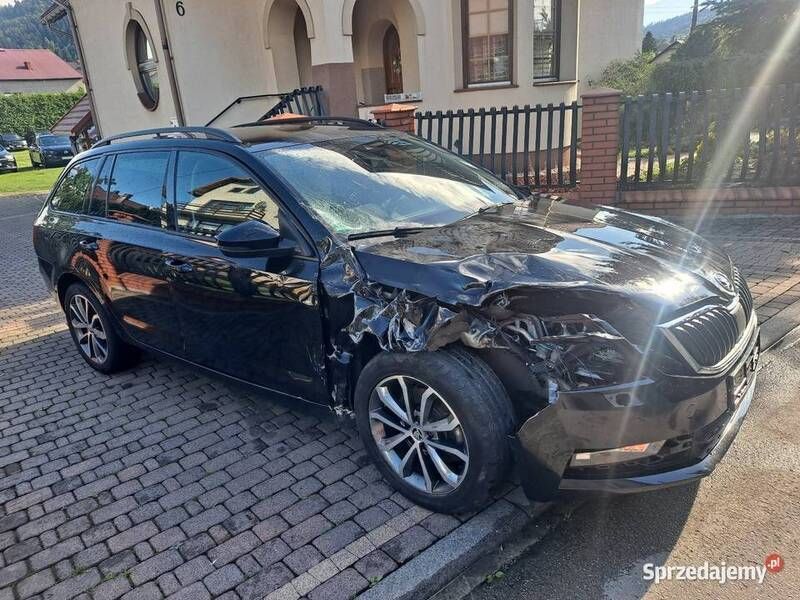 Czarny Używany 2017 Skoda Octavia Sedan/Limuzyna | 36 900 zł - Obraz 1/4