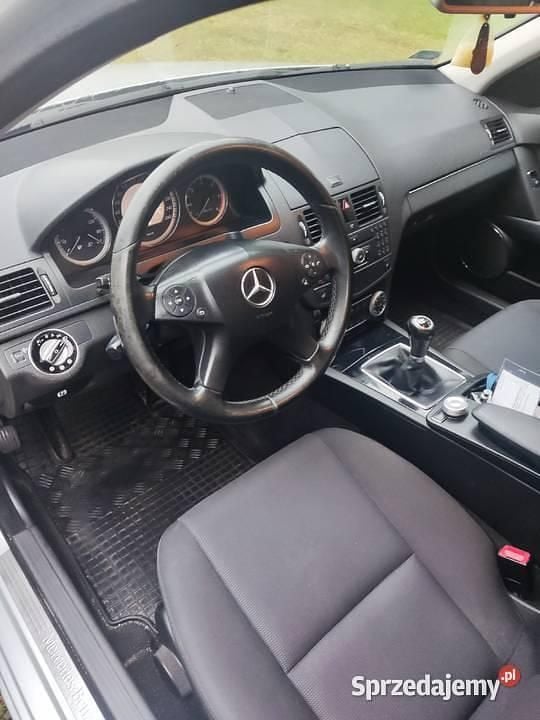 Używany Mercedes C200 2009