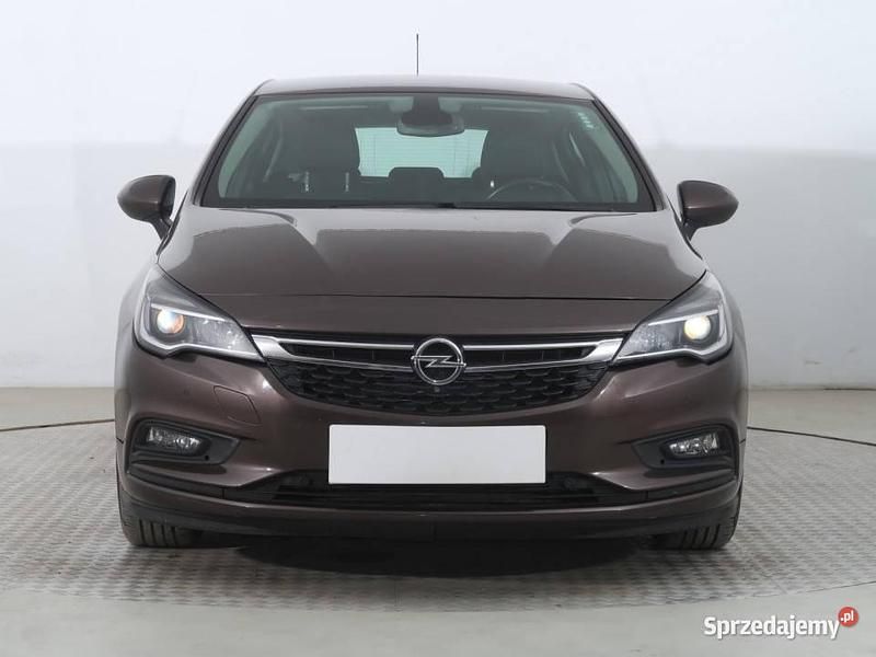 Brązowy Używany 2016 Opel Astra Hatchback | 36 999 zł (Uczciwa cena) - Obraz 1/4