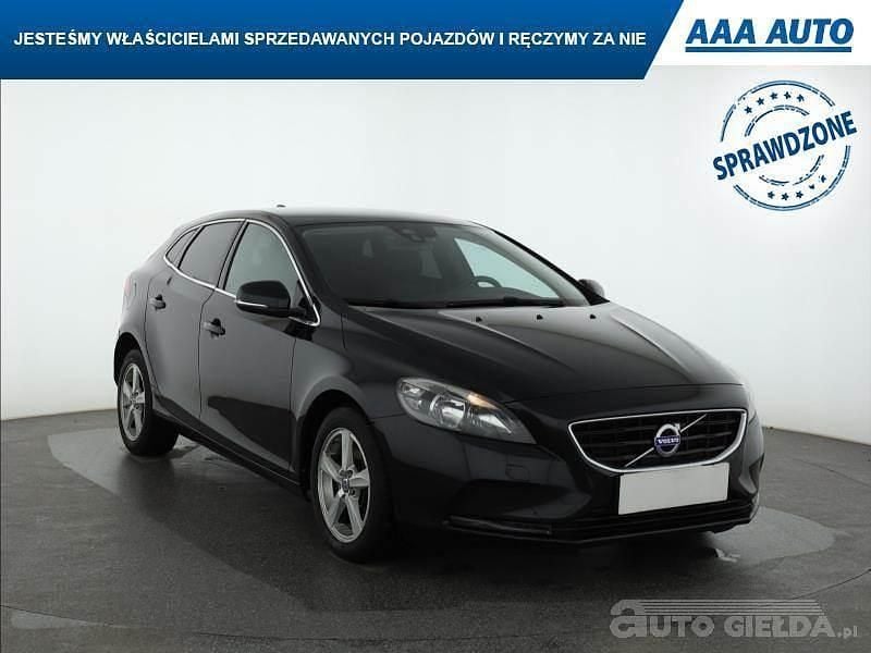 Używany Volvo V40 2014 Czarny Kombi