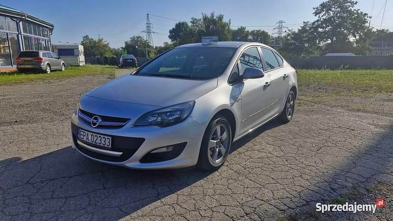 Srebrny Używany 2017 Opel Astra Sedan/Limuzyna | 37 900 zł (Dość drogi) - Obraz 1/4
