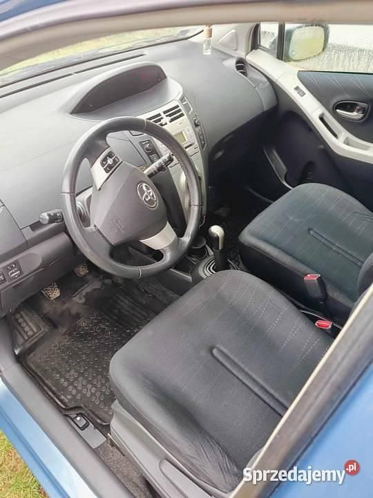 Używany Toyota Yaris 87 KM (63 kW) 2007 Niebieski Hatchback