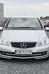 Używany Mercedes A180 109 KM (80 kW) 2011 Srebrny Hatchback