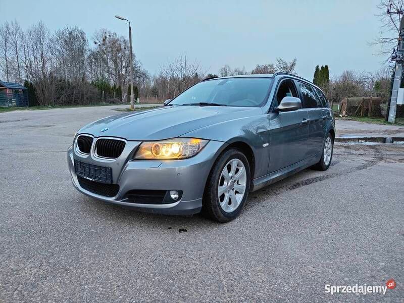 Szary Używany 2011 BMW 320 Kombi | 14 000 zł - Obraz 1/4