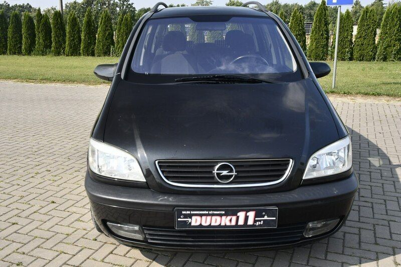 Używany Opel Zafira 125 KM (91 kW) 2001 Czarny Minivan