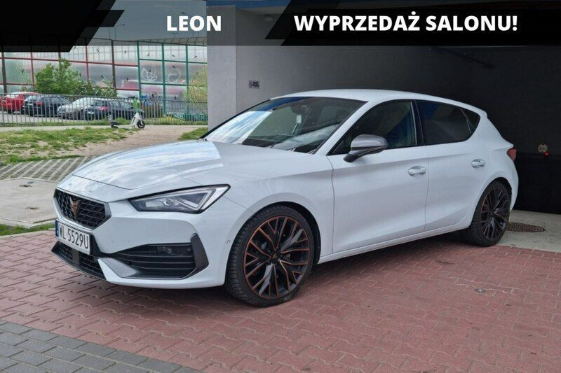 Używany Cupra Leon 245 KM (180 kW) 2023 Biały Hatchback