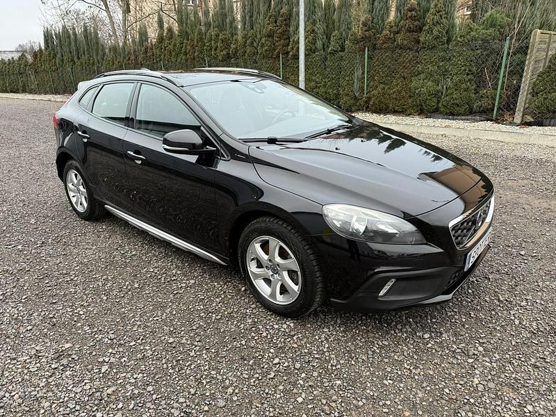 Używany Volvo V40 150 KM (110 kW) 2014 Czarny Hatchback