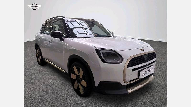 Używany Mini Countryman 150 KM (110 kW) 2024 Nanuq white metalizowany SUV