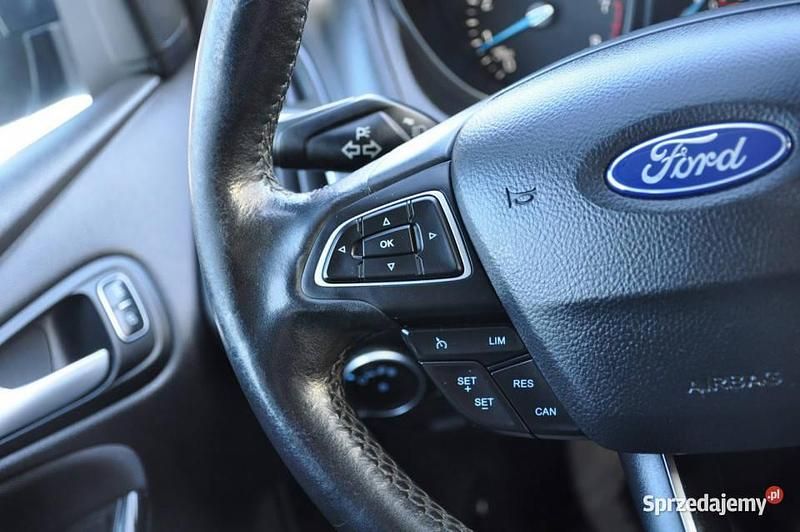 Używany Ford Focus Titanium 150 KM (110 kW) 2016 Szary (metalik) Hatchback