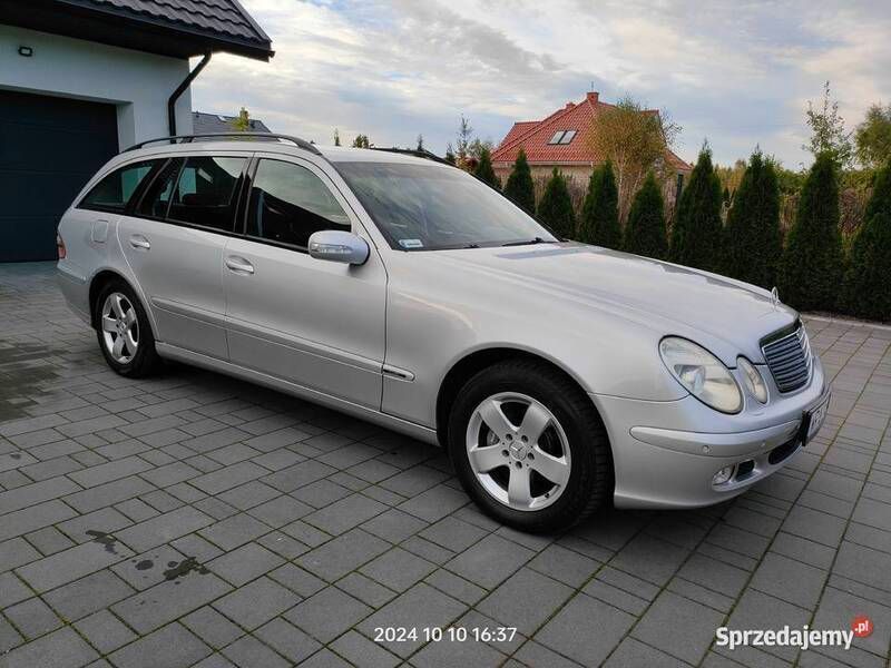 Srebrny Używany 2004 Mercedes E320 Kombi | 19 900 zł - Obraz 1/4