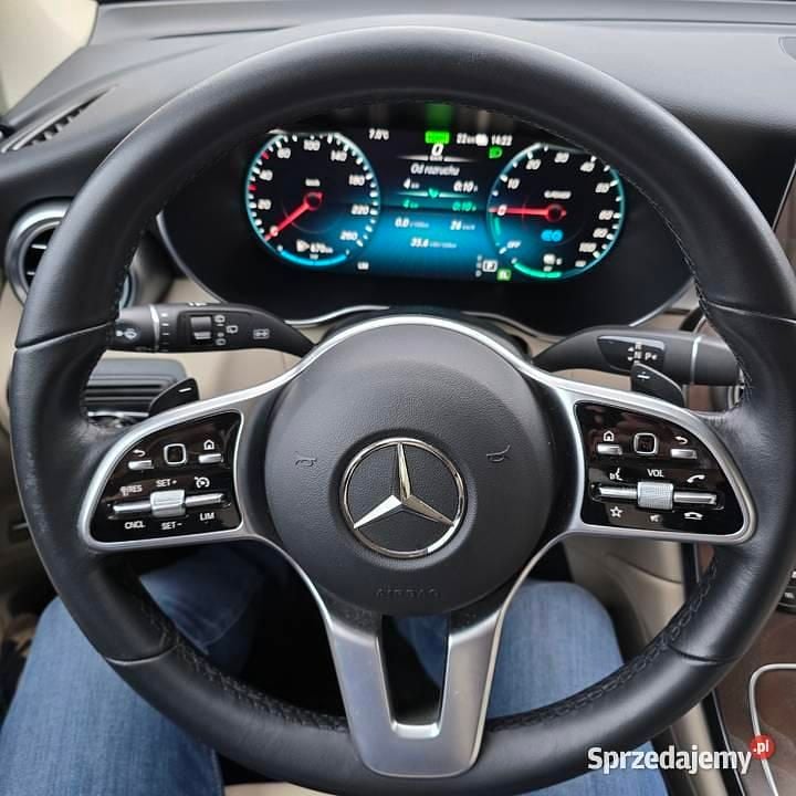 Używany Mercedes GLC300e 2021 Czarny SUV