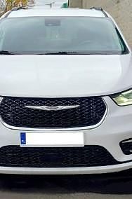 Używany Chrysler Pacifica 291 KM (214 kW) 2022 Biały Minivan