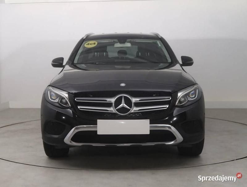 Czarny Używany 2016 Mercedes GLC250 SUV | 95 999 zł - Obraz 1/4