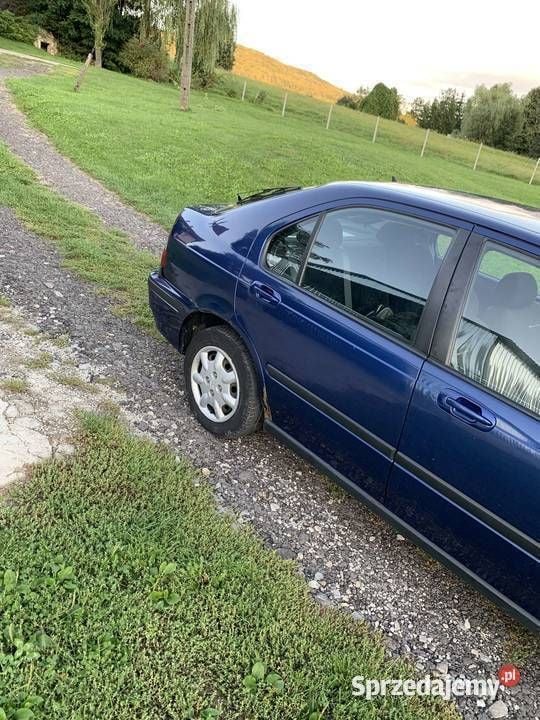 Używany Honda Civic 90 KM (66 kW) 2000 Granatowy Sedan/Limuzyna