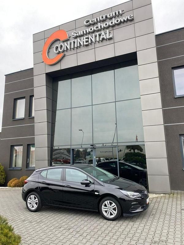 Używany Opel Astra 110 KM (80 kW) 2020 Czarny Hatchback